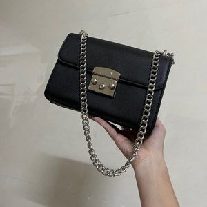 Women's handbags